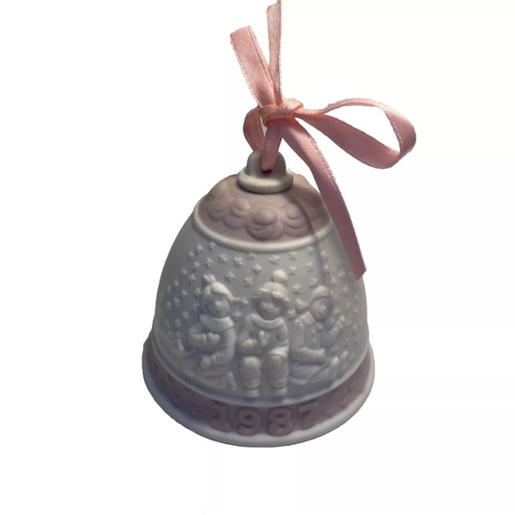 Lladro 1987 First Annual Porcelain Christmas Bell Children in the Snow with Box - Picture 1 of 6